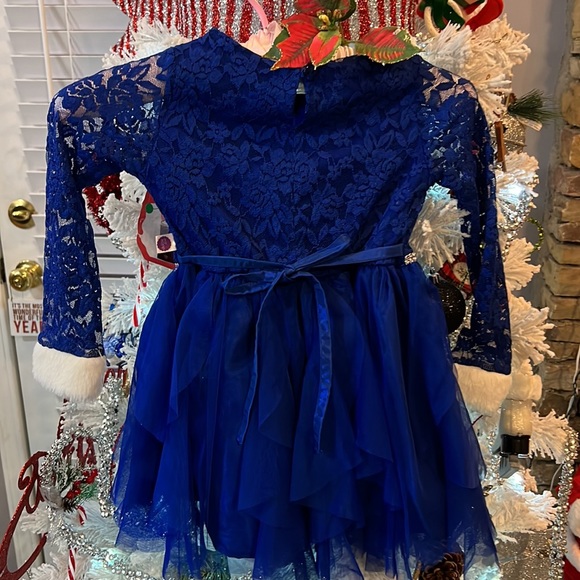 New Dollie&me blue lace and fur trimmed dress Sz 4/5. So cute!  Lined - Picture 3 of 5